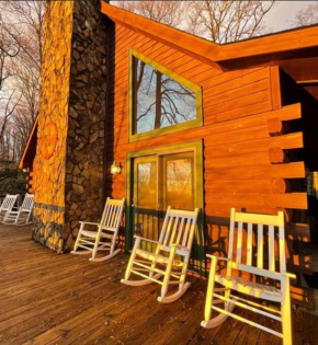Spacious, dog friendly cabin in Blowing Rock, NC Blowing Rock